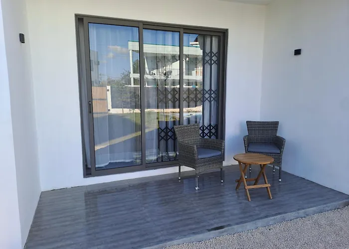 Maison Mont Choisy - One Or Two Bedrooms Apartment