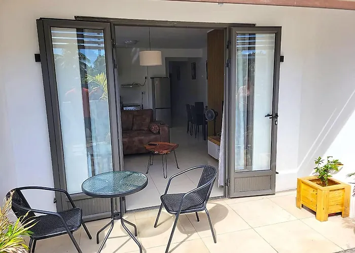 Freesia 1 Apartment - Pool, 3Min Walk To Beach & Shops